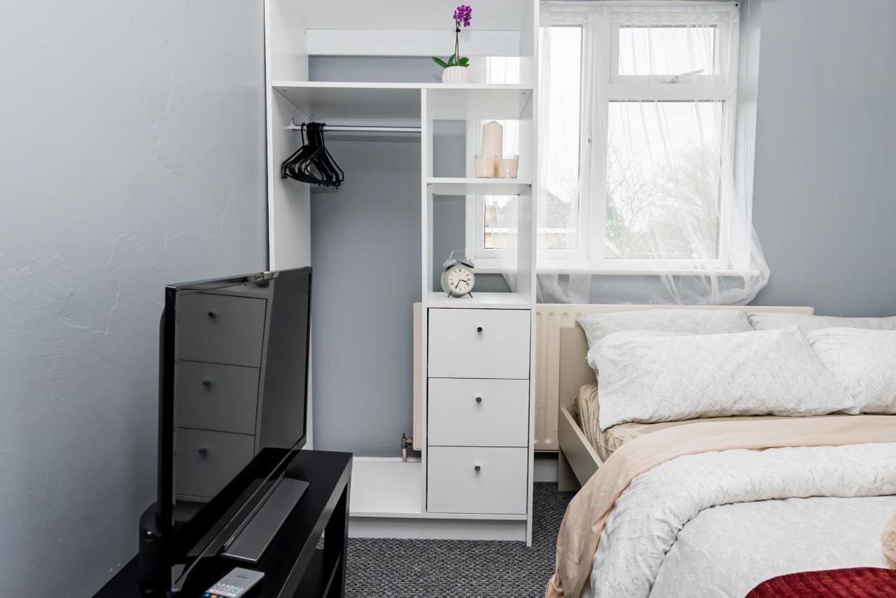 Shirley House 2, Self Catering Guest House, Self Check In, Smart Locks, 10 Min Walk To Southampton General, Aspire And Princess Anne Hospitals, Access To Fully Equipped Kitchen, Excellent Transport Links, Ideal For Longer Stays And Hospital Shifts Exterior foto